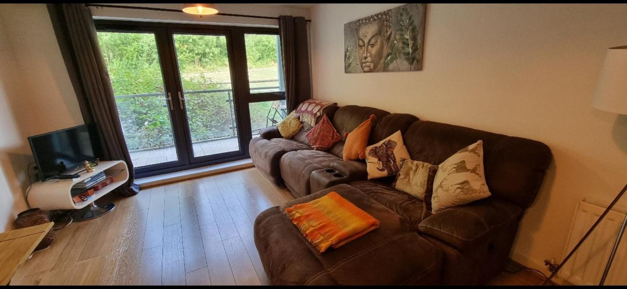 Brentwood Town Retreat - Large 2 Bedroom Apartment المظهر الخارجي الصورة
