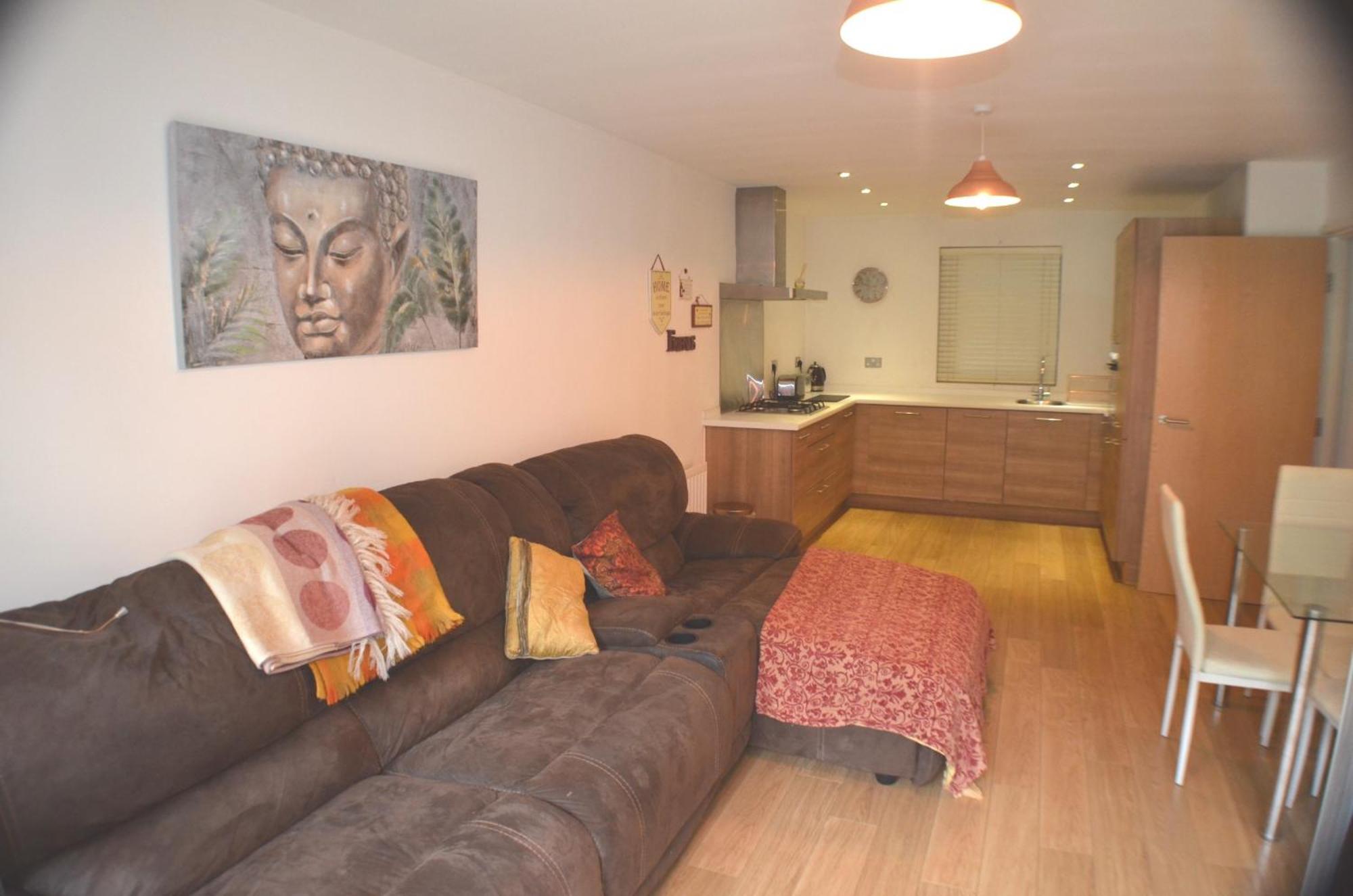 Brentwood Town Retreat - Large 2 Bedroom Apartment المظهر الخارجي الصورة